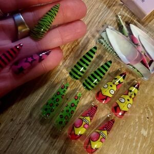 Neon Green & Pink Kids Press-On Nail Set - Fun Patterned Tips